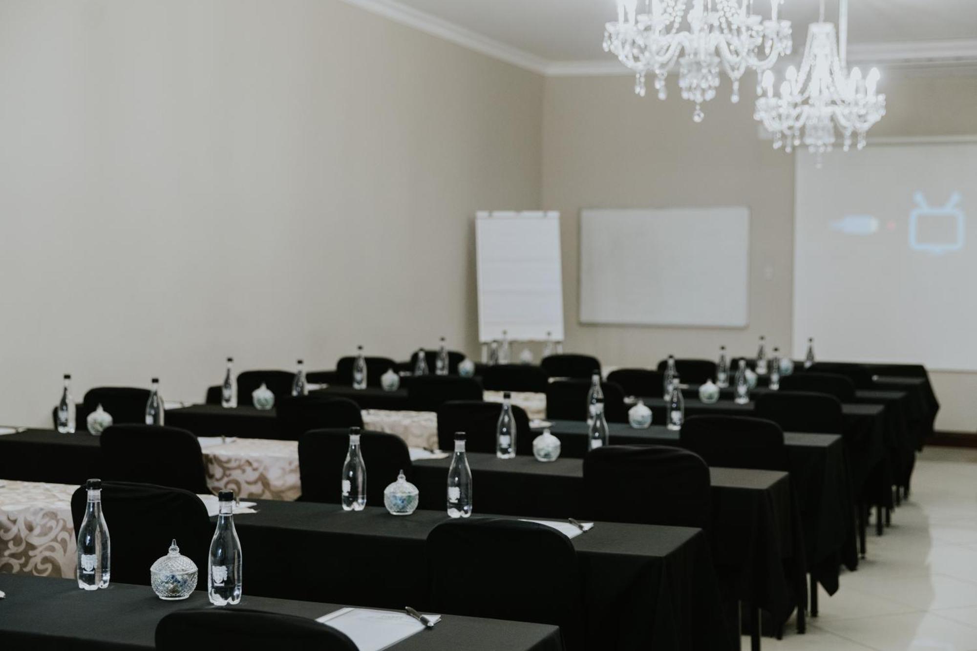Le Grand Chateau Hotel Parys Buitenkant foto